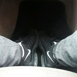 Meet your Posher, Joy